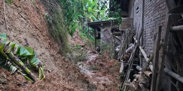 Longsor Terjang Desa Ngadiharjo, 154 Jiwa Mengungsi ke Balkondes