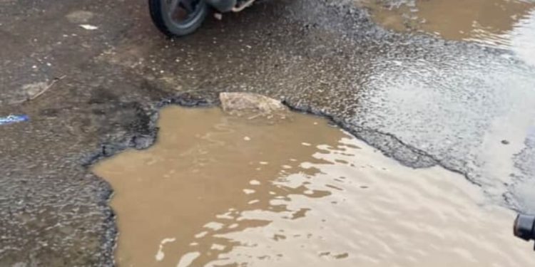 Kondisi Jalan Katekan Ngadirejo Memprihatinkan, Warga Keluhkan “Wisata Jeglongan Sewu”