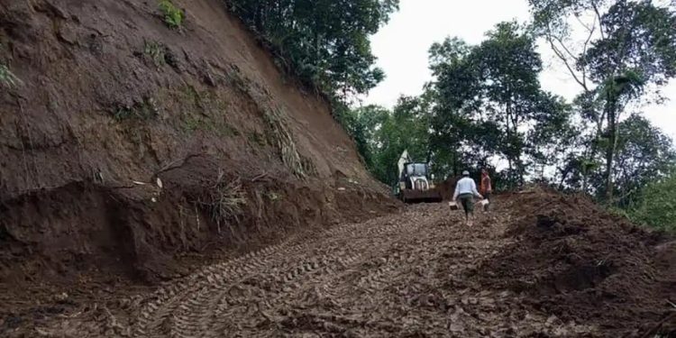 Jalur Magelang–Boyolali Tertutup Longsor, Arus Lalu Lintas Dialihkan via Sengi