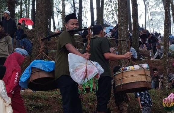 Lestarikan Tradisi Leluhur, Ribuan Warga Tlogopucang Temanggung Gelar Ritual Nyadran Metokan