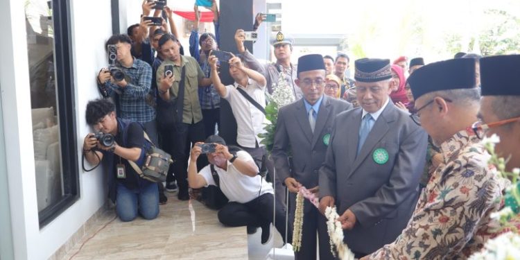 Resmikan 20 Sekolah di Purworejo, Mendikdasmen Gulirkan Beasiswa S1 bagi 150 Ribu Guru