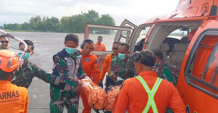 Tim SAR Berhasil Evakuasi Satu Korban Pesawat ATR 42-500 di Maros