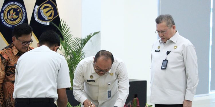 Penandatanganan Perjanjian Kerja Sama Imigrasi Semarang dan Pemkot Salatiga: Perluas Akses Layanan Paspor di MPP