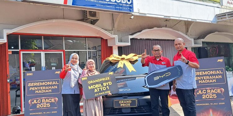 Member JLC Asal Wonosobo Raih Mobil Listrik dari JNE, Bukti Produk Daerah Mampu Bersaing di Tingkat Nasional