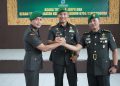 Foto: Komandan Korem 072/Pamungkas Brigjen TNI Yuniar Dwi Hantono memimpin upacara serah terima jabatan Komandan Kodim 0706/Temanggung di Makodim 0706/Temanggung.