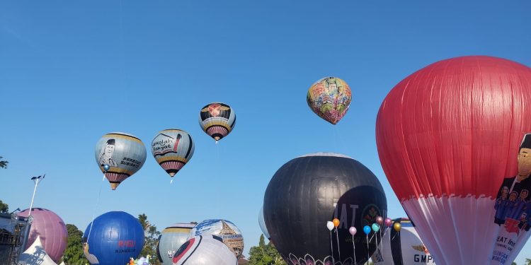 Puluhan Balon Program Prabowo Terbang Di Langit Wonosobo