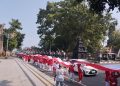 Semarak HUT RI ke 81 – Bentangkan Bendera 100 Meter Sembari Jalan Kaki