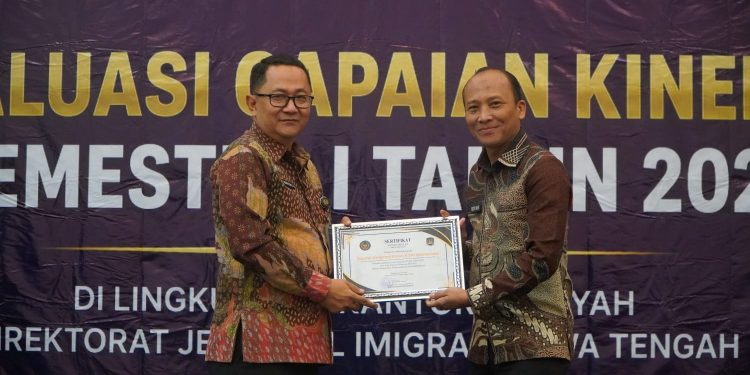 Perkuat Pelayanan Publik Kantor Imigrasi Kelas II Non TPI Wonosobo Borong Delapan Penghargaan pada Evaluasi Kinerja Semester I TA 2026
