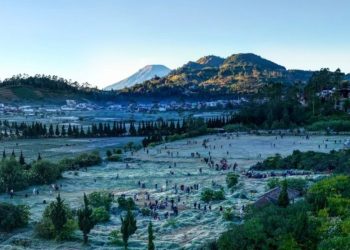 Agustus: Wisatawan Menginap Di Dafam lalu Nikmati Dinginnya Embun Es Dieng Pagi Harinya