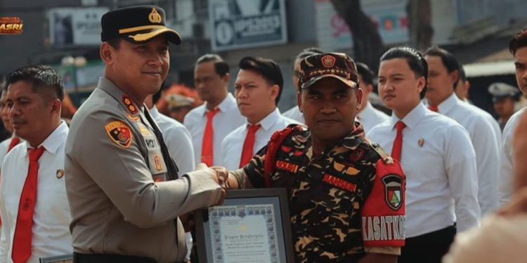 Apresiasi Kamtibmas, Polres Wonosobo Serahkan Penghargaan