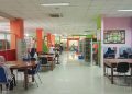 SM/Dok : Pengunjung sedang membaca buku dengan tenang di ruang baca yang merupakan fasilitas perpustakaan
