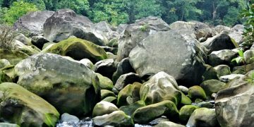 Batu Lebih Dari 1 Ton Timpa Warga Saat Cari Ikan Di Temanggung