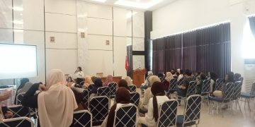SM/Dok : Aula Gedung DPMP4KB ramai dipenuhi Ibu-ibu PEKKA dalam kegiatan BEM FISIPOL dan HMH Peduli, hari Selasa (27/10).