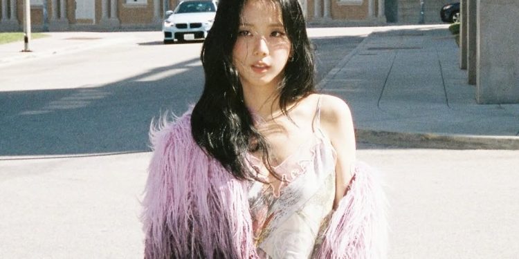 Unik dan Manis, Jisoo BLACKPINK Luncurkan Lightstick Solo Usung Konsep Es Krim Cone