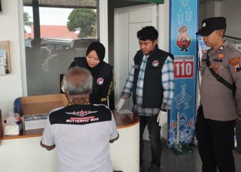 Tes Urine Puluhan Pengemudi Angkot di Terminal Mendolo
