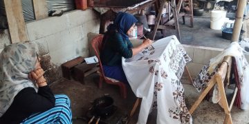 Memahat Identitas Wonosobo Lewat Lembaran Kain Batik Carica Lestari